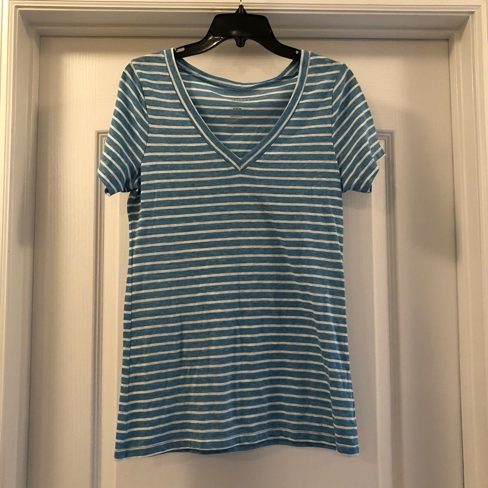 Old Navy t shirt